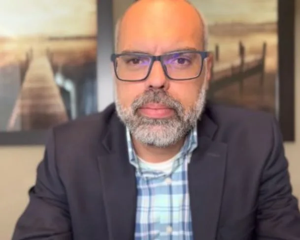 Moraes determina que X e Meta entregue dados pessoas de bloqueiro