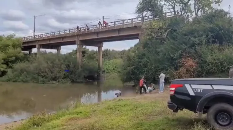 Pai joga próprio filho de ponte para se vingar da ex-esposa, no RS: Criança morre