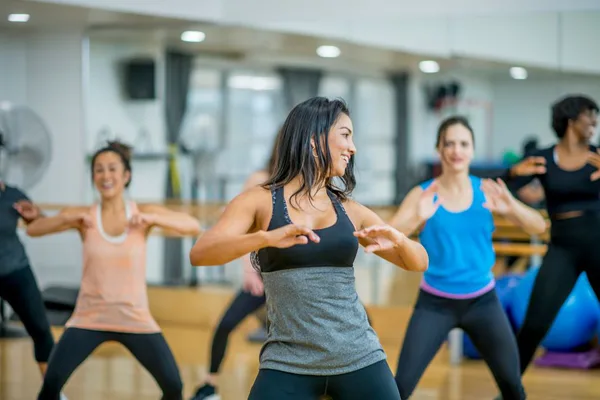 Benefícios da dança: os 7 impactos positivos da prática para o corpo