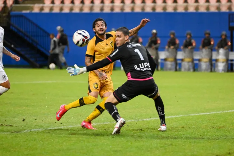 Série B: Amazonas FC conquista primeiro ponto em duelo com Ferroviária-SP na Arena da Amazônia