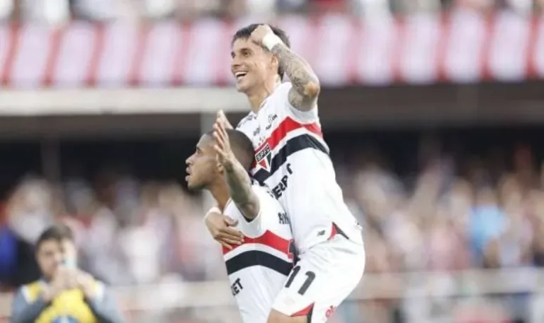 São Paulo vence o Santos no Morumbis