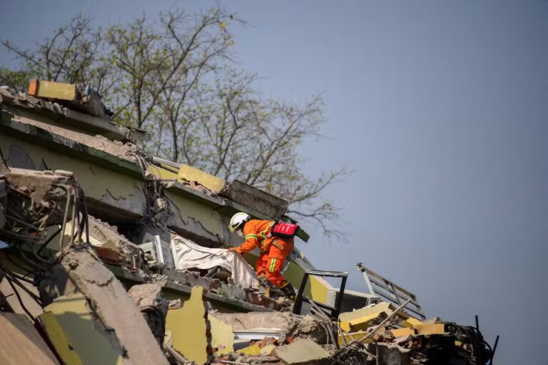 Terremoto na Ásia: passa de 2.700 o número de mortos em Mianmar, segundo autoridades locais