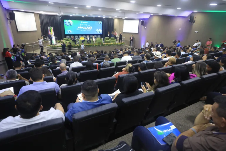 Vereadores do Amazonas exaltam oficinas no Feclam - (Foto: Hudson Fonseca/Aleam).