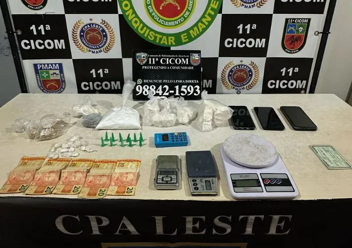 Trio é preso com mais de 1kg de drogas em 'boca de fumo' em Manaus