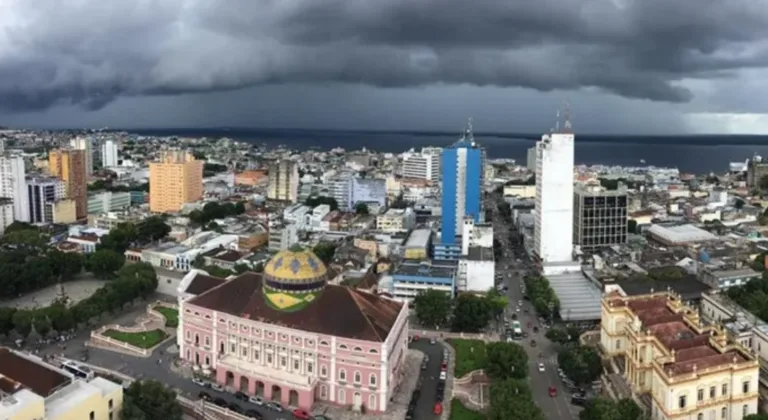 Onze ocorrências são registradas após as chuvas desta quinta-feira (3/4)