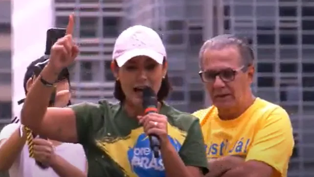 Michelle Bolsonaro discursa em ato pela anistia: "Dia de muita emoção"