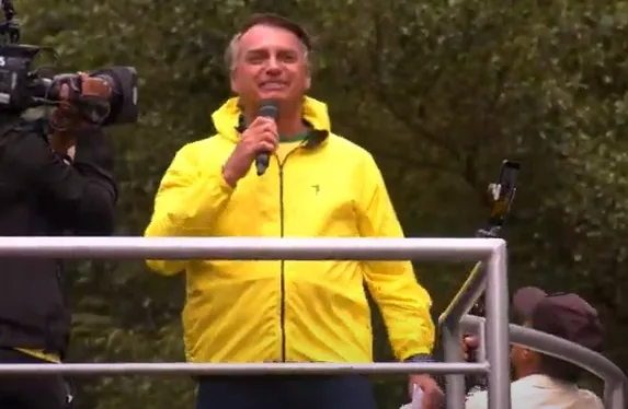 Bolsonaro vira meme após discursar em inglês na Paulista