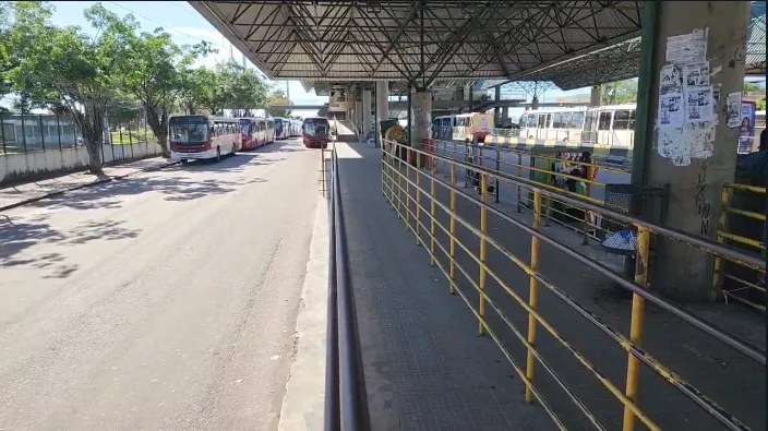 Frota reduzida: Ônibus parados e terminais vazios são registrados no 2º dia de greve em Manaus