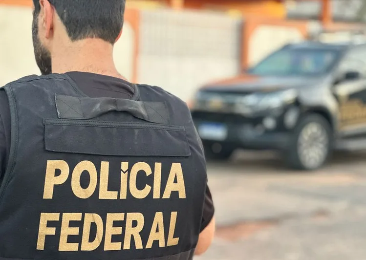 Homem é preso após receber encomenda com R$ 1 mil em notas falsas pelos Correios em Manaus