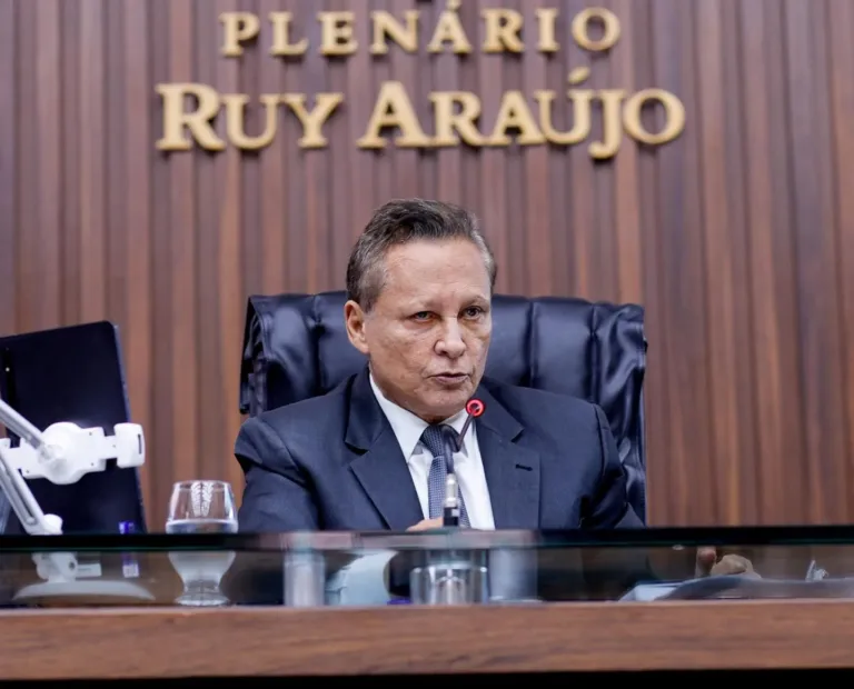 Exclusivo durante recesso da Aleam, deputado Adjuto Afonso viaja para o Rio de Janeiro com 'Cotão' parlamentar