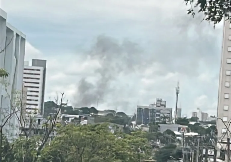 Fogão industrial gerou princípio de incêndio - (Foto: Reprodução/WhatsApp).