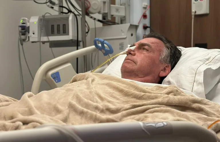 Na UTI, Bolsonaro afirma ter vivido “mais um milagre” após cirurgia de quase 12 horas