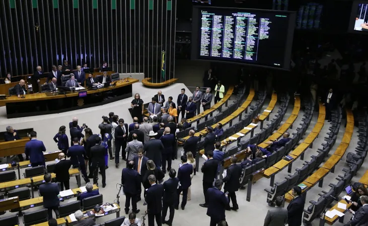 Câmara Federal aprova projeto que amplia número de deputados