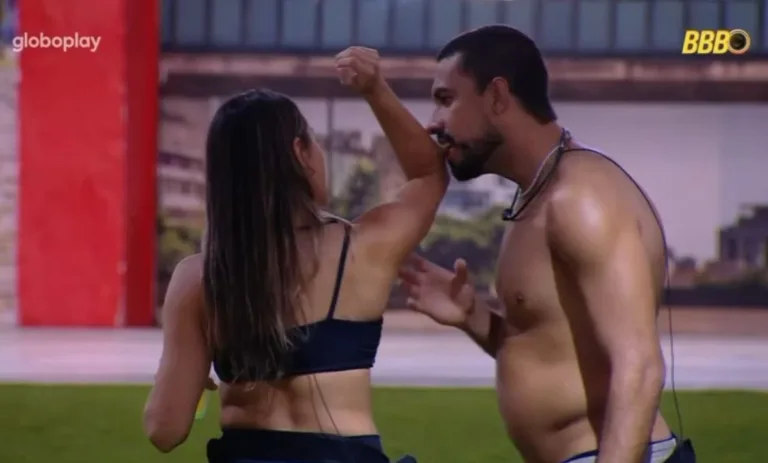 BBB 25: Maike morde e "enforca" Renata e fãs pedem expulsão