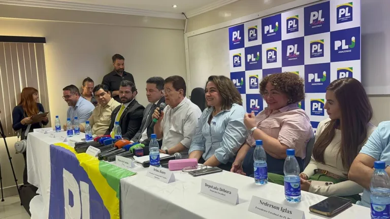Alfredo Nascimento ‘bate o martelo’ no PL-AM sobre especulações de filiações: “Quem trata disso aqui sou eu”