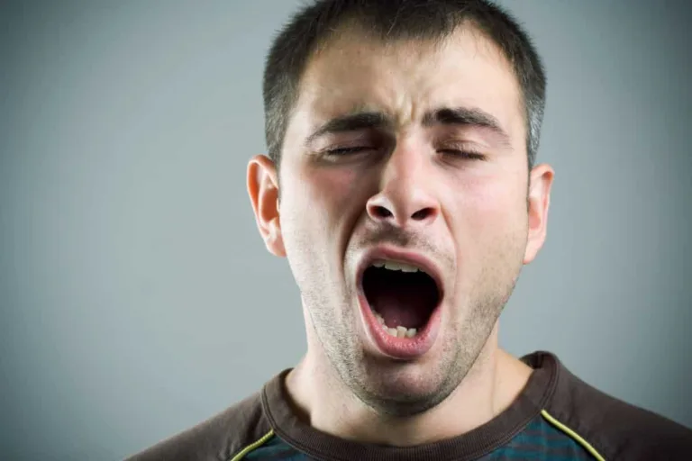 Bocejar demais pode ser distúrbio de sono - (Foto: Reprodução).