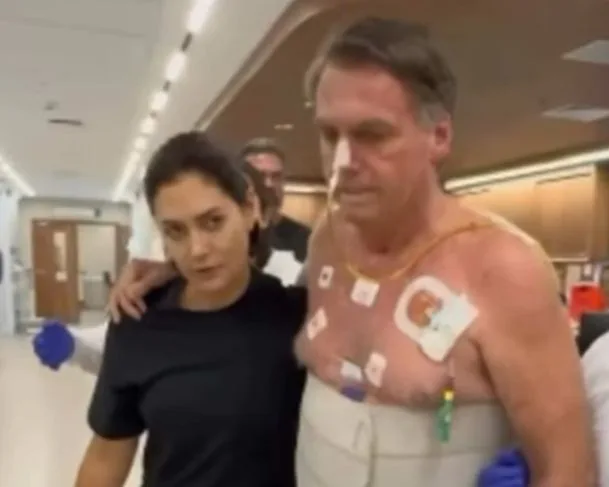 Bolsonaro deixa a UTI