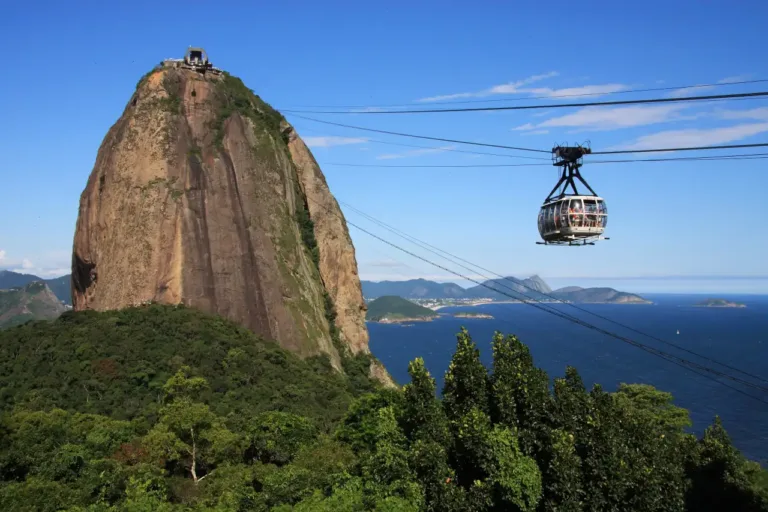 Turismo brasileiro atinge marca histórica com mais de 3,7 milhões de visitantes internacionais em 2025