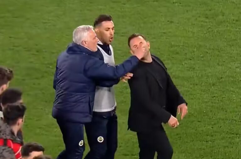 José Mourinho agride técnico do Galatasaray com “beliscão” no nariz
