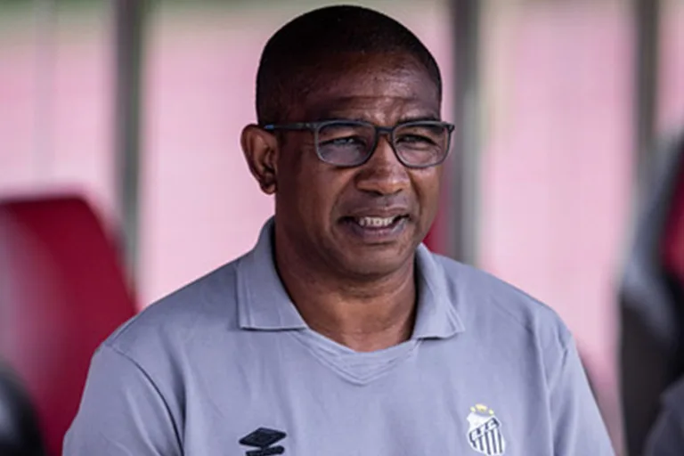 César Sampaio segue no comando técnico do Santos