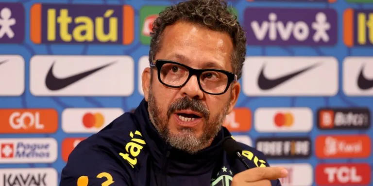 Cléber Xavier é o novo técnico do Santos na temporada