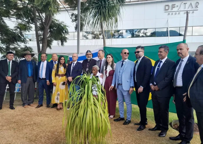 VÍDEO: Padre Kelmon puxa oração pela saúde de Bolsonaro junto com bancada do PL