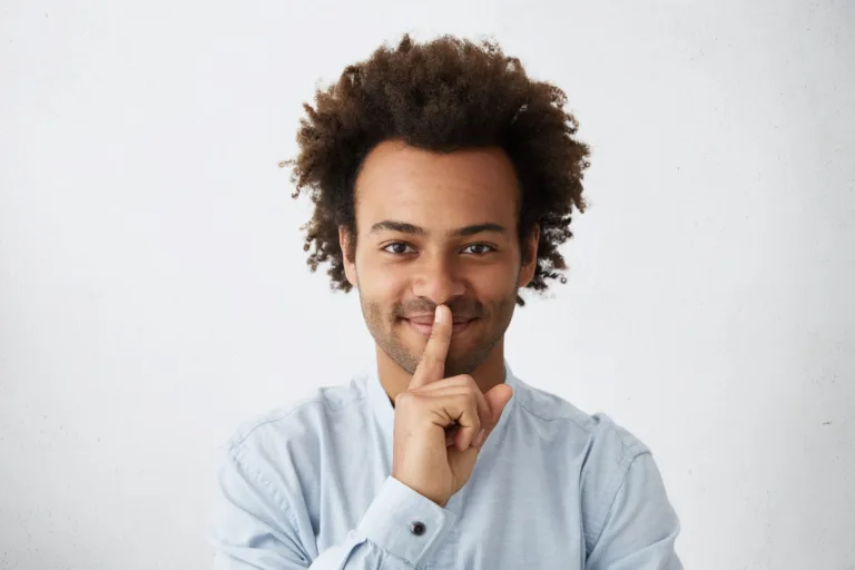 Mentirinha inofensiva? Entenda os efeitos do ato na saúde física e mental
