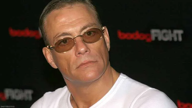 Van Damme é acusado de ter relações sexuais com vítimas de tráfico humano; entenda