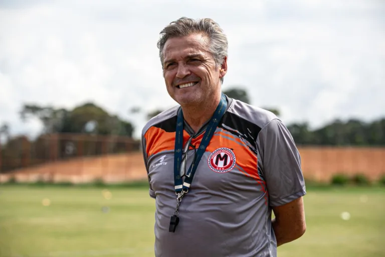 Manauara EC oficializa Luiz Carlos Winck como novo técnico