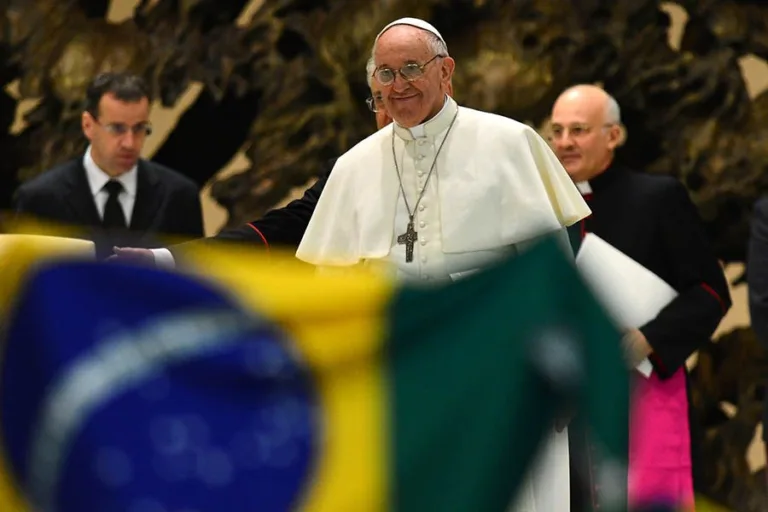 Cardeal diz que papa Francisco visitaria o Brasil este ano: "Tenho certeza de que ele viria”