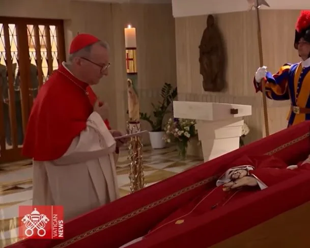 Saiba como será o velório do papa