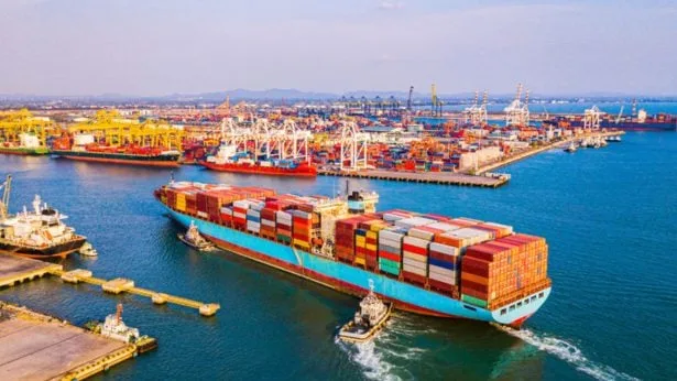 Em meio a "tarifaço", comércio entre Brasil e EUA bate recorde no 1º trimestre