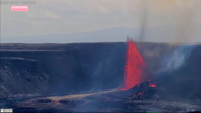 VÍDEO: Vulcão Kilauea entra em erupção no Havaí e lava alcança 200 metros de altura