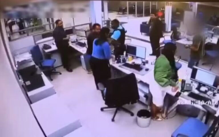 VÍDEO: Cliente é morto a tiros por segurança de banco na Bahia após discussão com gerente