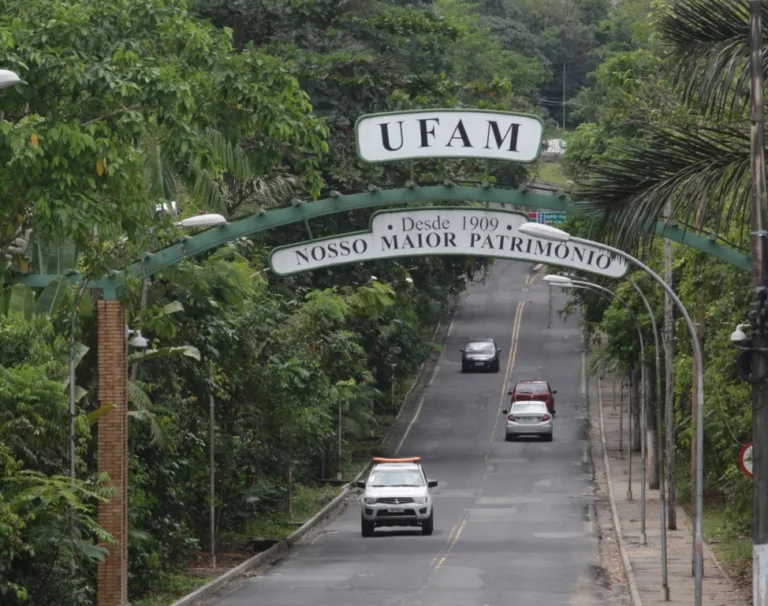 Greve dos ônibus: aulas na Ufam seguem suspensas pelo 2º dia em Manaus