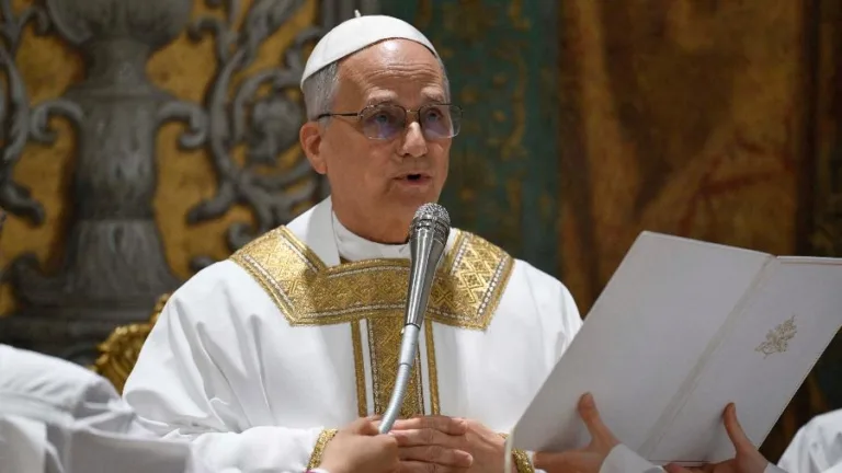 No Vaticano, Papa Leão XIV pede fim da guerra na Ucrânia e manda recado no "Dia das mães"; veja