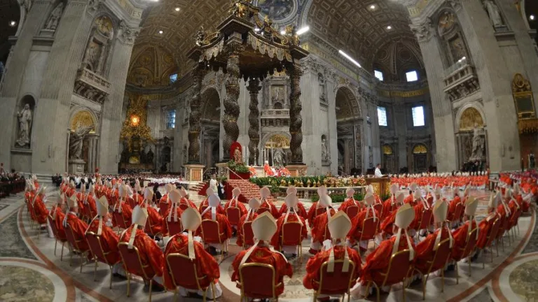 Conclave: 133 cardeais ficarão confinados e sem celular até a escolha do novo papa; veja outras normas isolamento