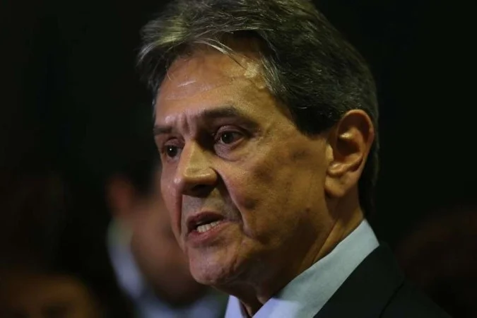 Moraes concede prisão domiciliar humanitária a Roberto Jefferson Moraes concede prisão domiciliar humanitária a Roberto Jefferson
