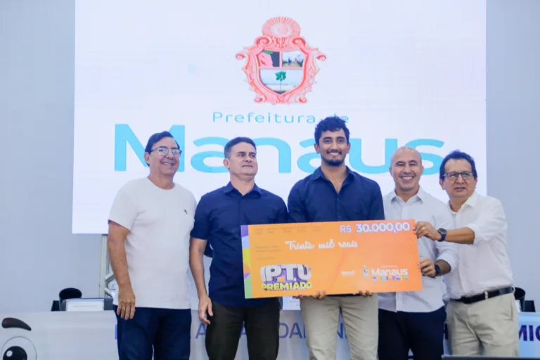 "Vocês são exemplo", diz David Almeida sobre ganhadores do IPTU Premiado 2025