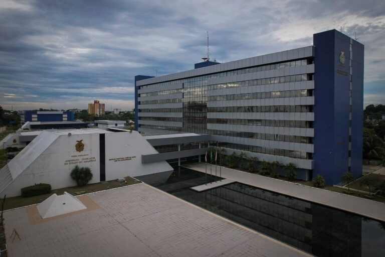 Aleam aprova redução do IPVA e amplia benefícios fiscais no Estado Aleam aprova redução do IPVA e amplia benefícios fiscais no Estado