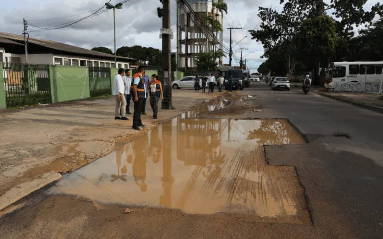 Empresas devem recapear as ruas para evitar transtornos - (Foto: Antonio Pereira/Semcom).