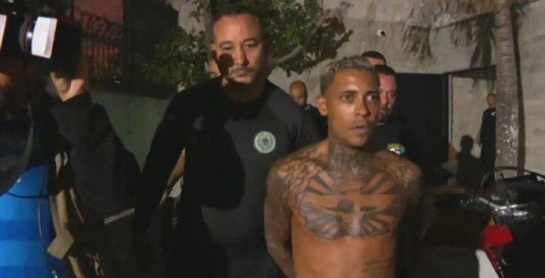 VÍDEO: Mc Poze do Rodo é preso por associação criminosa e apologia ao crime no Rio de Janeiro VÍDEO: Mc Poze do Rodo é preso por associação criminosa e apologia ao crime no Rio de Janeiro