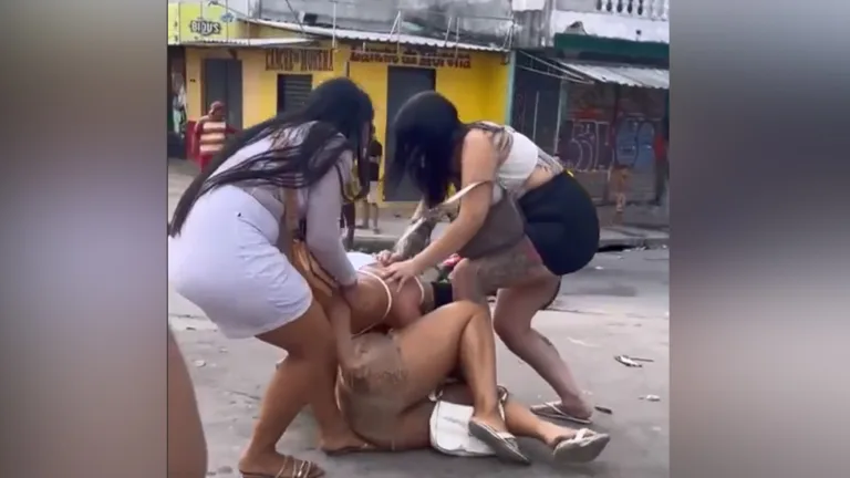 Confusão na adega: mulheres saem no tapa por homem casado e vídeo viraliza
