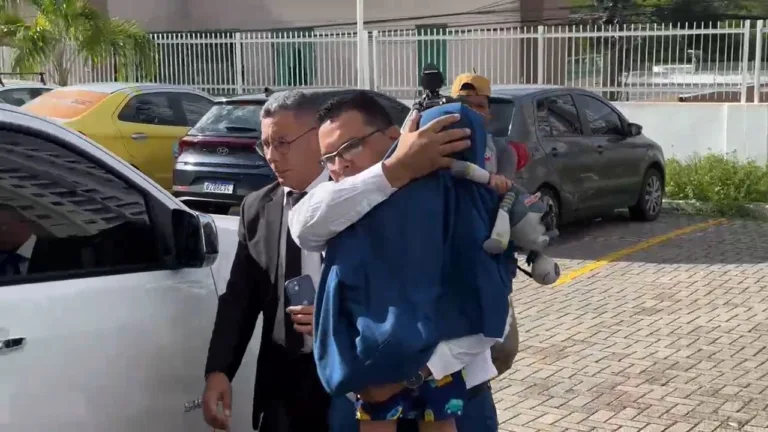 Após disputa judicial, mãe reencontra filho e retoma guarda em Manaus