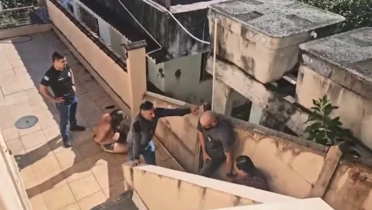 Ação policial encontra corpo de idoso ocultado por filhos.