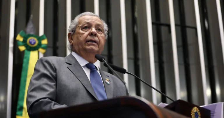 Senador aposentado diz ter sido vítima de descontos indevidos do INSS - senador Jayme Campos