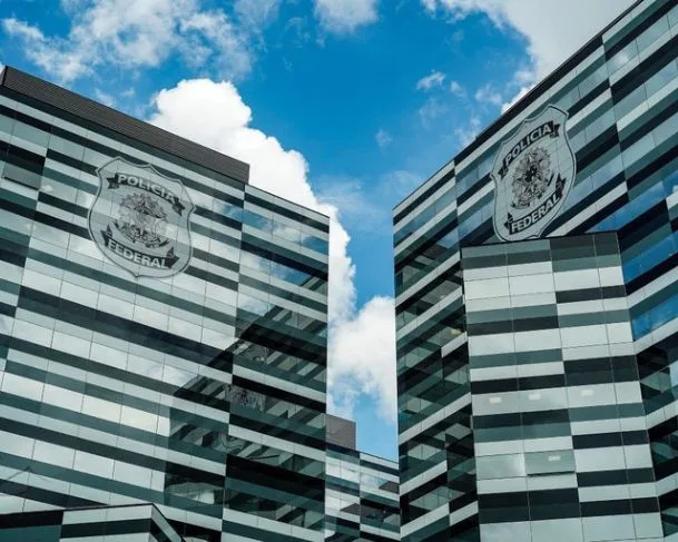 PF anuncia concurso