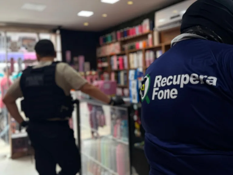 Homem é preso com 29 celulares irregulares durante fiscalização no Alvorada, em Manaus