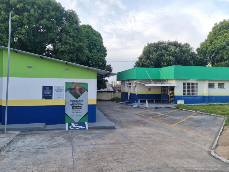 Homem é preso após ameaçar e agredir verbalmente os pais idosos em Manaus