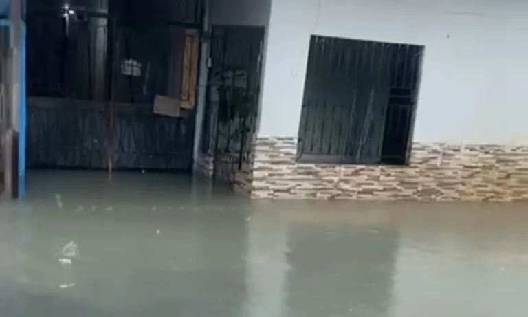 CHUVA FORTE: Feira e ruas de Manaus alagam durante temporal neste domingo (18)